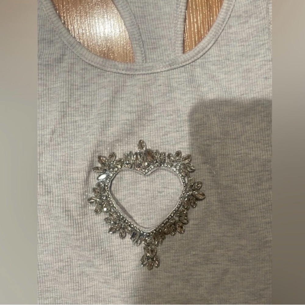 Rhinestone Embellished Heart Keyhole Tank Top - Picture 4 of 4